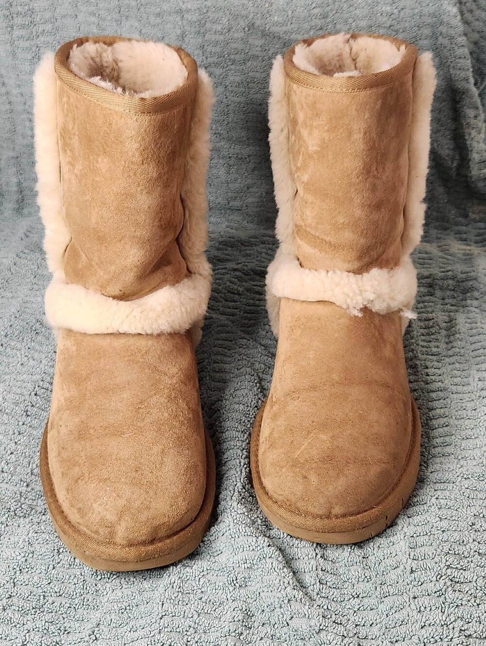 UGG Sunburst Short Chestnut Suede Boots women size 8